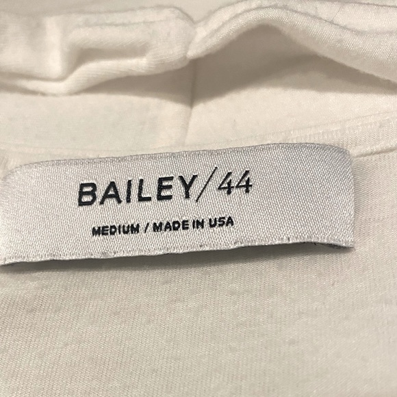 Bailey 44 sleeveless top size medium - Picture 4 of 5